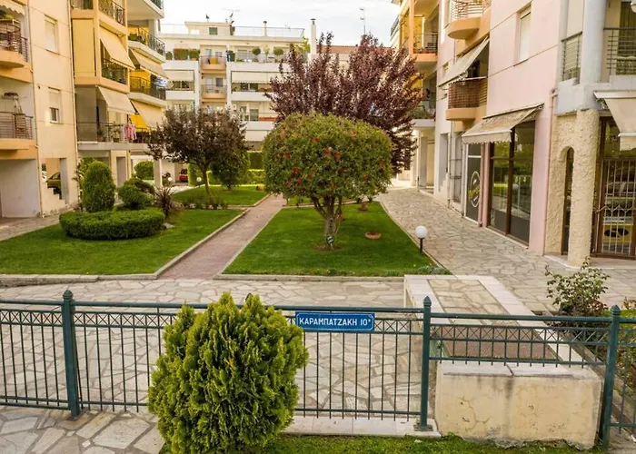 Karamba Boutique Living - Eco Riverside Apartment *